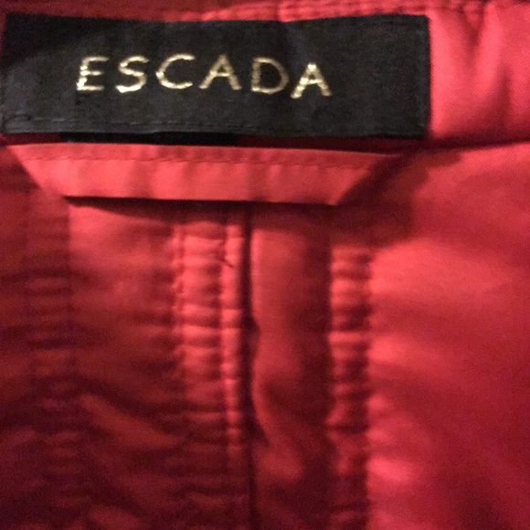 Escada jacket with black edging. - Picture 4 of 5